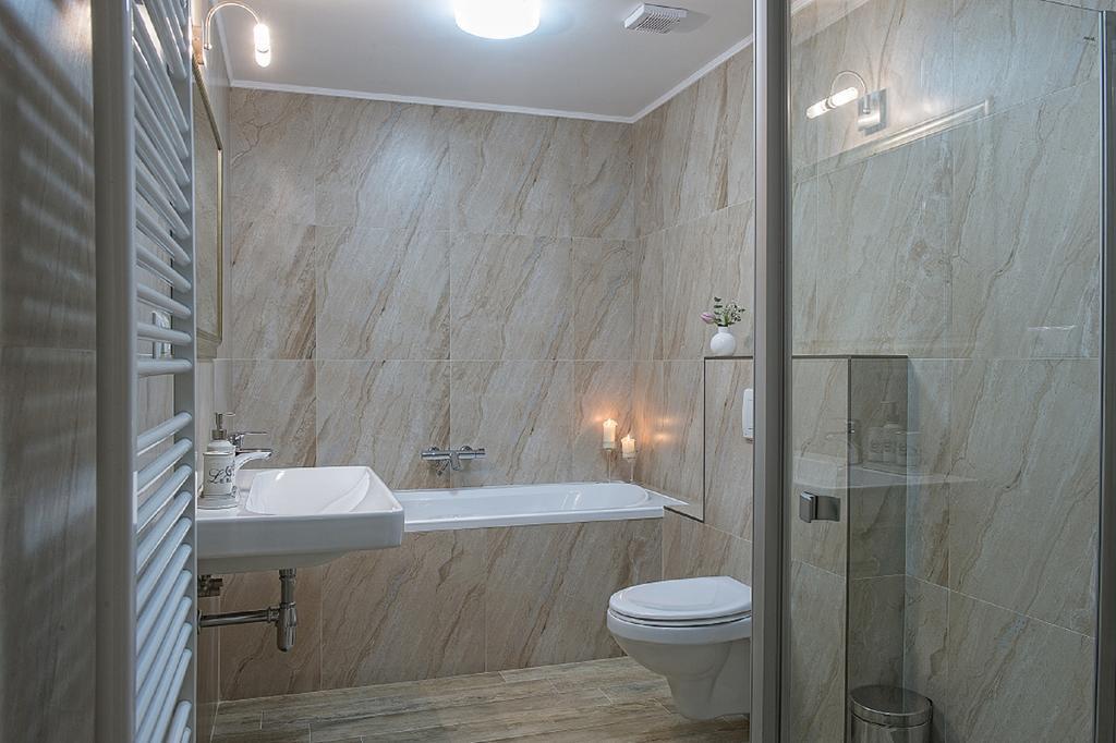 Hotel Pod Branou Bardejov Oda fotoğraf
