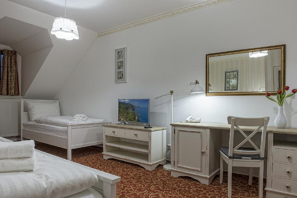 Hotel Pod Branou Bardejov Oda fotoğraf
