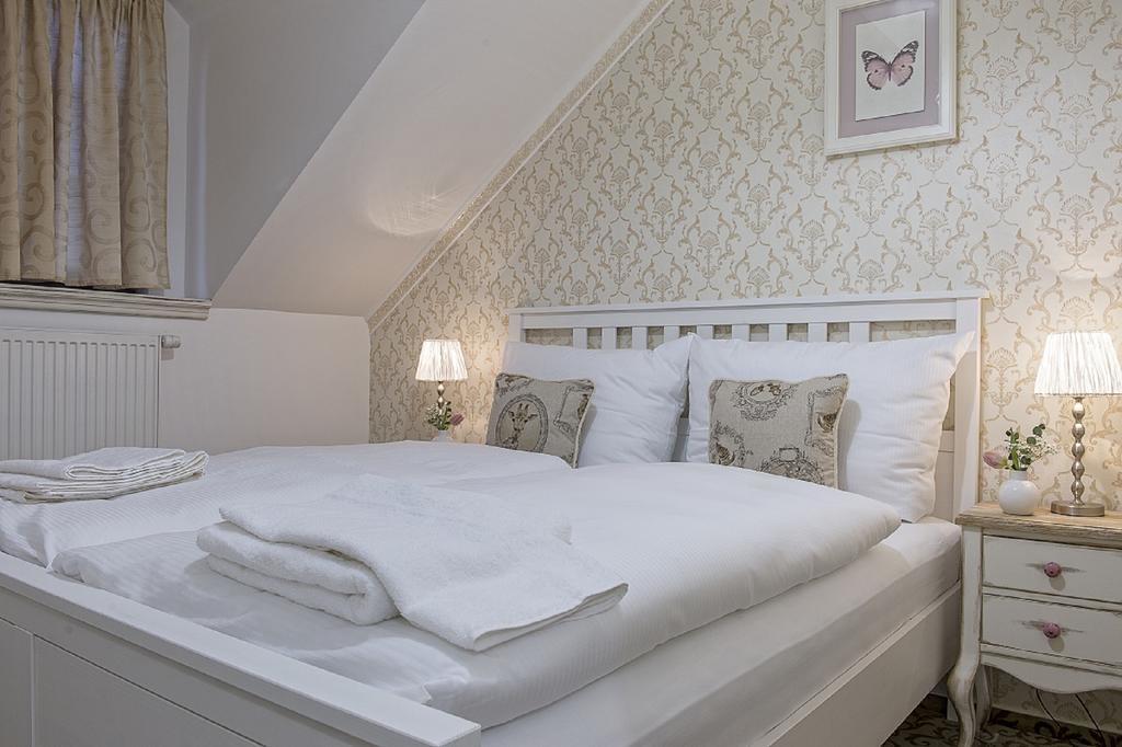 Hotel Pod Branou Bardejov Oda fotoğraf