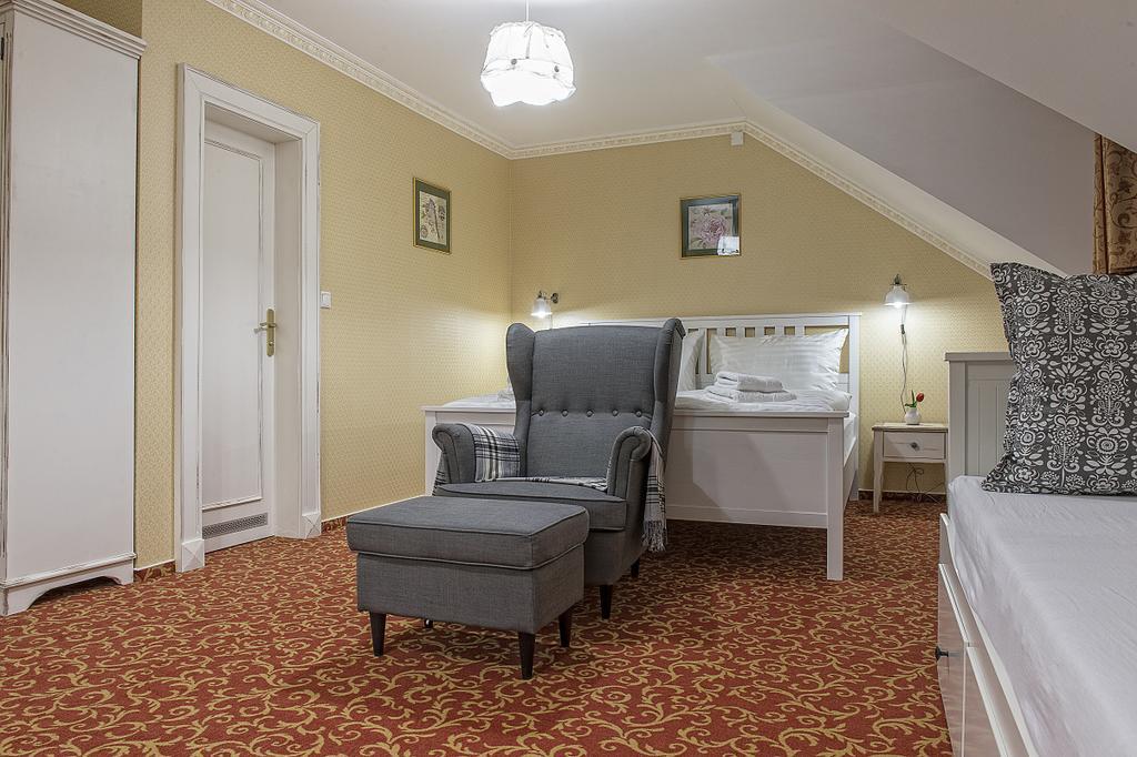 Hotel Pod Branou Bardejov Oda fotoğraf