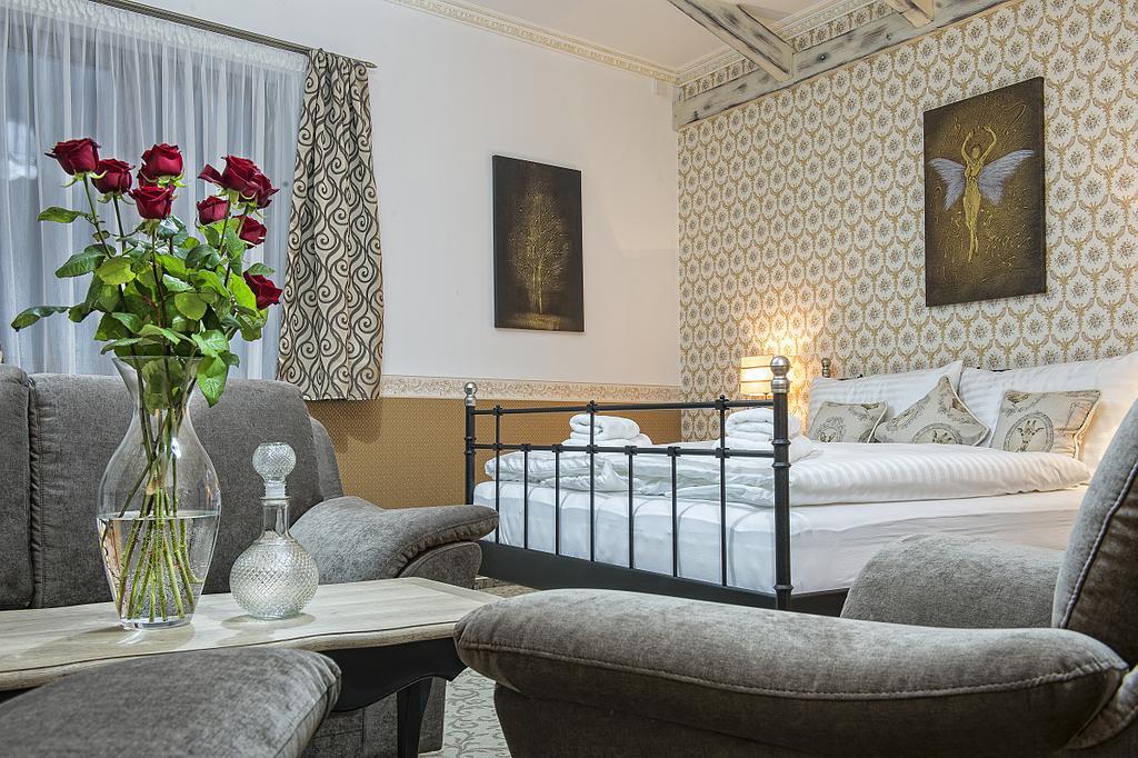 Hotel Pod Branou Bardejov Oda fotoğraf